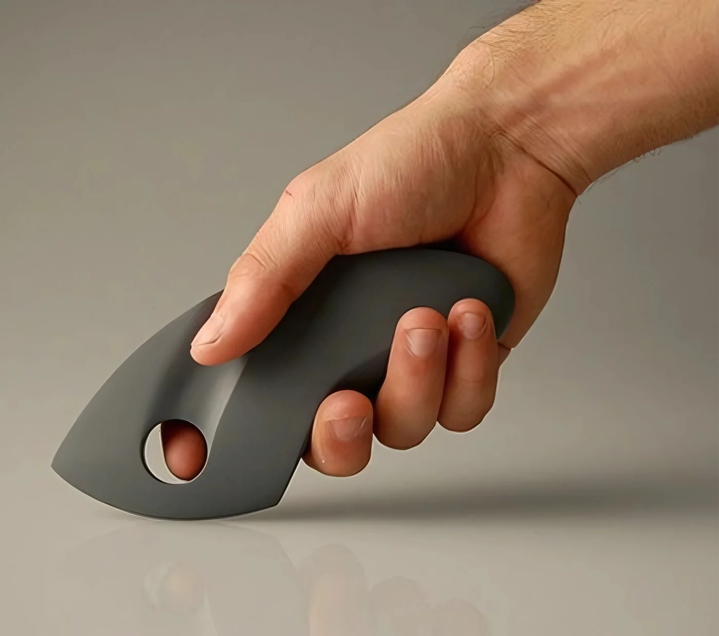 Moodboard — ergonomic grip in hand